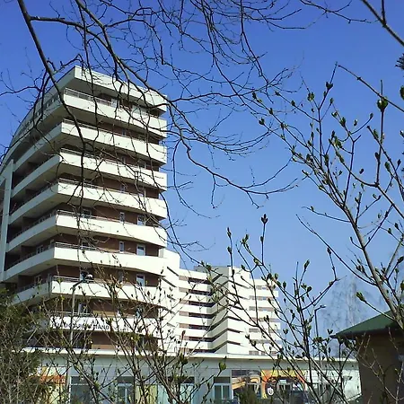 Club218 Viktoria Wellness Apartman *