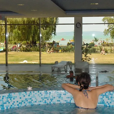 Club218 Viktoria Wellness Apartman *